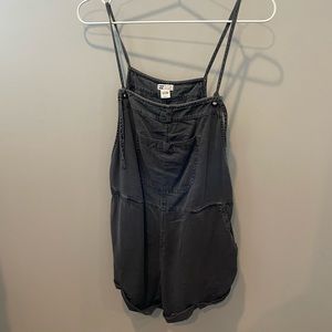 Short overalls